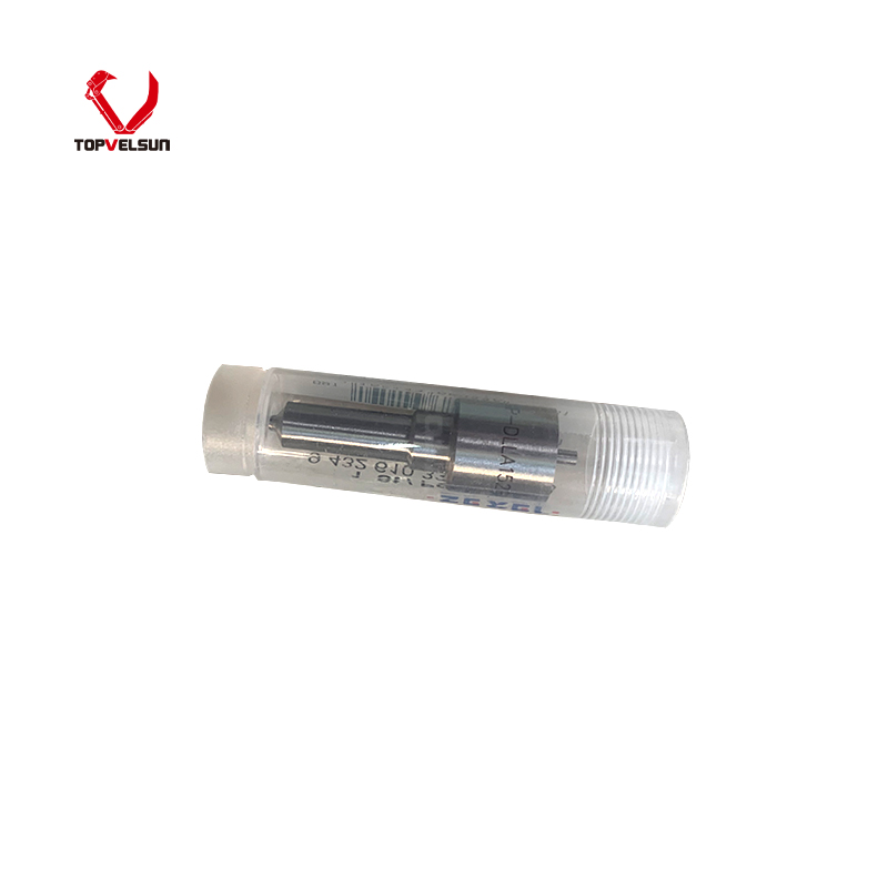 6136-12-3120 105015-4060 Nozzle for Komatsu Excavator S6D105 6D105 Engine