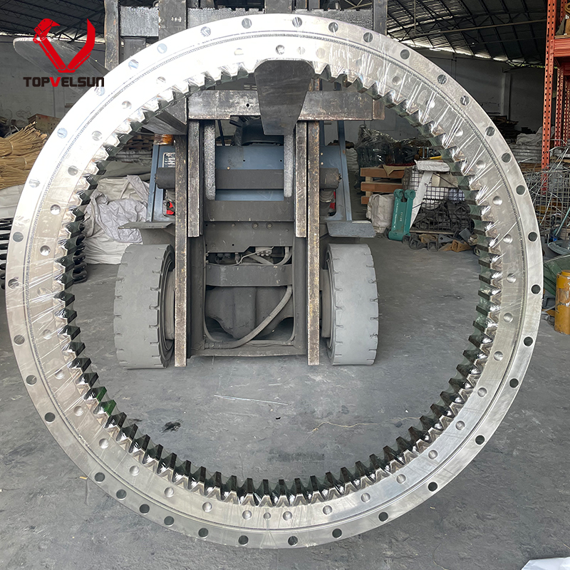 Internal gear teeth detail of Doosan 140109-00050 swing bearing