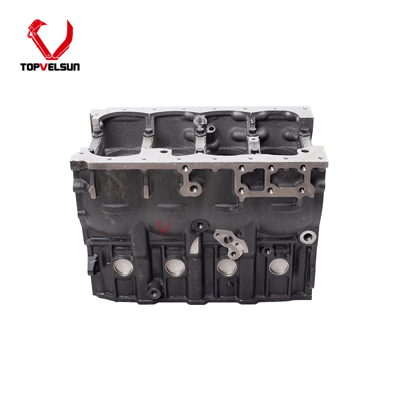 Isuzu 4LE2 bare engine block cylinder bore view